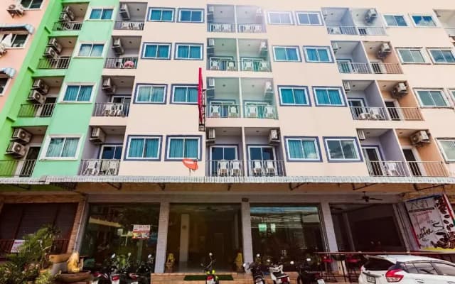 Art Mansion Patong Hotel