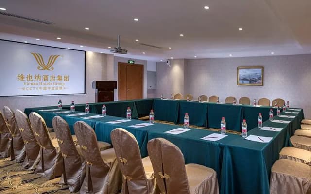 Vienna Hotel Kunming Yunda West Road Xiaodong Village Metro Station