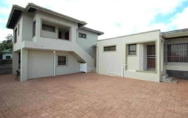 12 on Beach Guest House