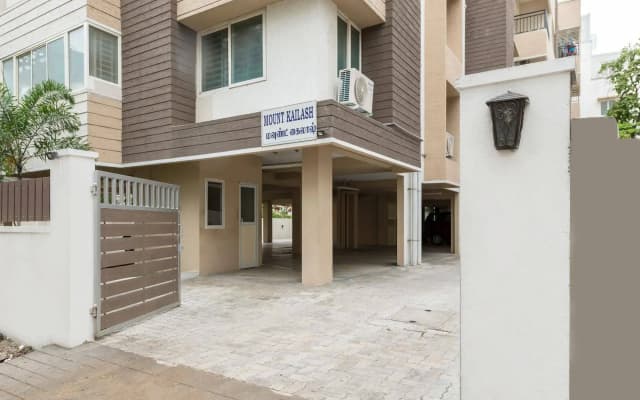 Mount Kailash Suites