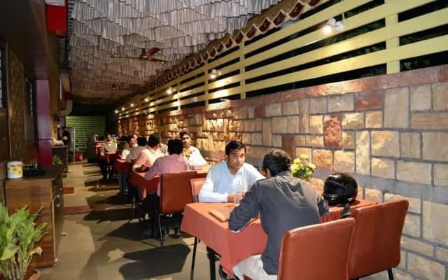 Hotel Ajinkya Executive by OYO Rooms