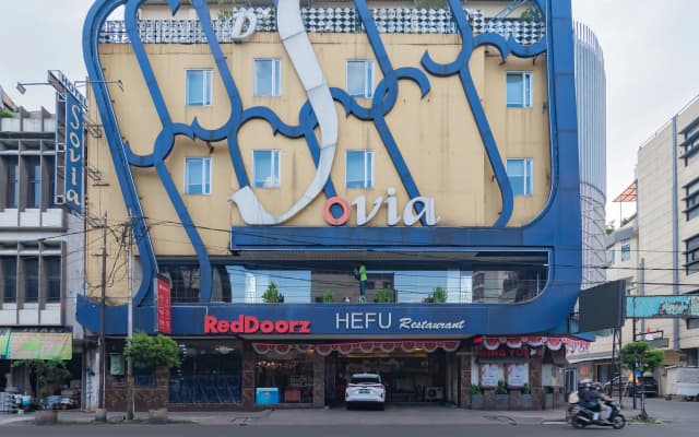 RedDoorz near Pasar Baru Bandung