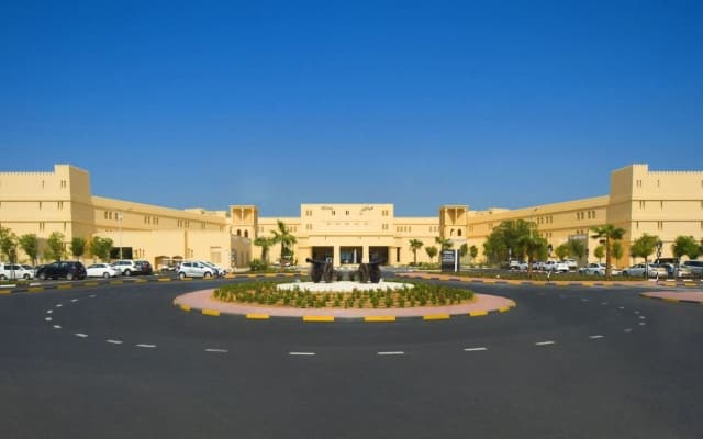 Курортный отель Sofitel Al Hamra Beach Resort