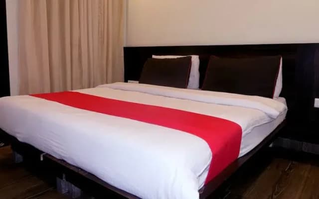 Hotel Aarya