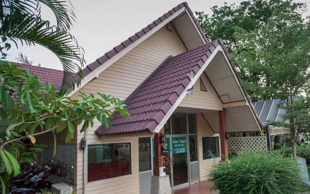 Lanta Village Resort