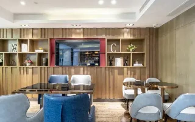 Echarm Hotel (Wuhan Wangjiawan Wulidun Subway Station)