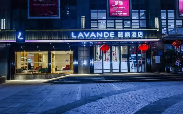 Lavande Hotel (Chongqing Yangjiaping Pedestrian Street Metro Station)