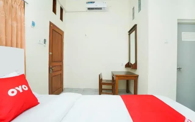 Penginapan Anggrek Syariah 2 by OYO Rooms