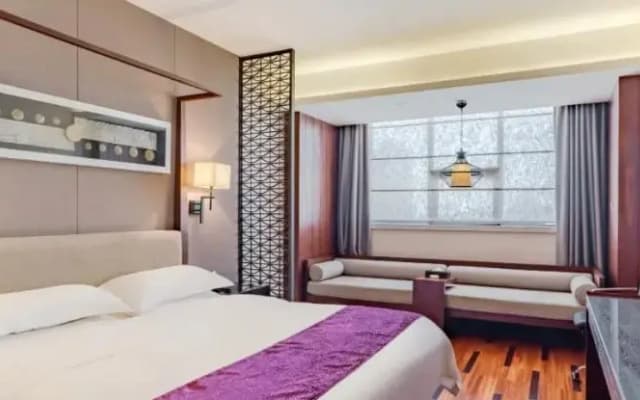 Junting Huafeng Hotel