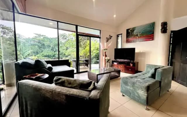 Beautiful private villa w private pool