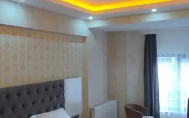 Hotel Pera Whi̇te