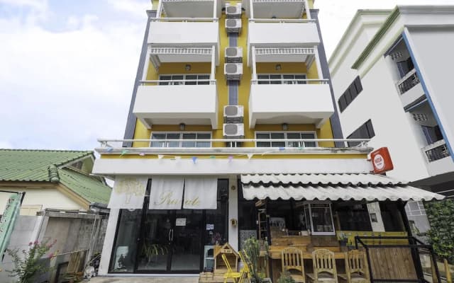 OYO 983 The Private Hotel