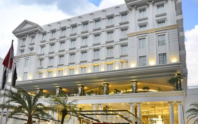 Grand Savero Hotel