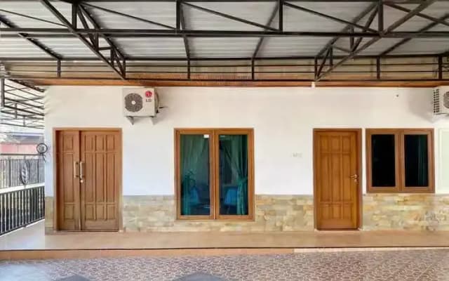 Adipura Guesthouse Syariah Mitra RedDoorz Near Terminal Nganjuk