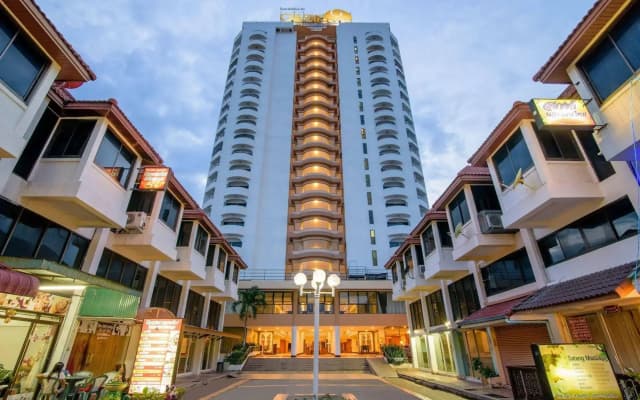 Golden Beach Cha-Am Hotel