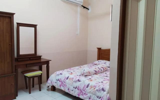 Homestay YatiMizi (Bungalow Station 18, Ipoh)