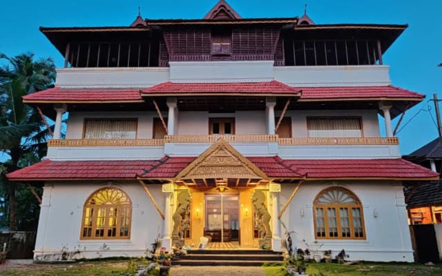 Esha Heritage Inn