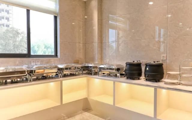 Vatica Hotel Hefei Yaohai Longgang Subway Station