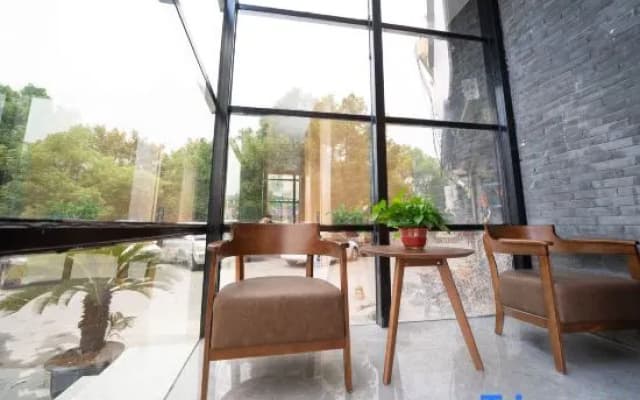 Runjia movie hotel