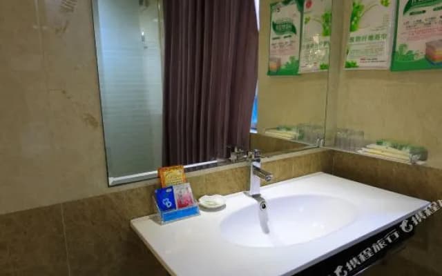 Ruisi Business Hotel (Liuzhou Wuxing Pedestrian Street Peoples Square)(瑞思商务酒店(柳州五星步行街人民广场店))