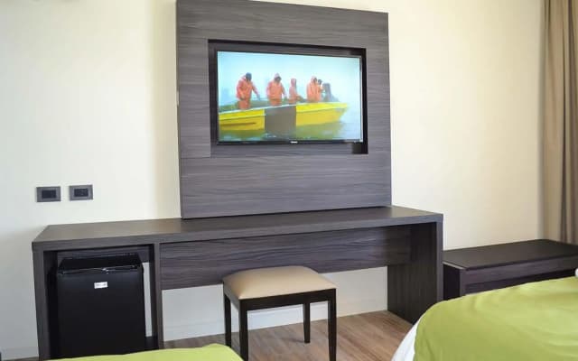 Hotel Oscar Lescano