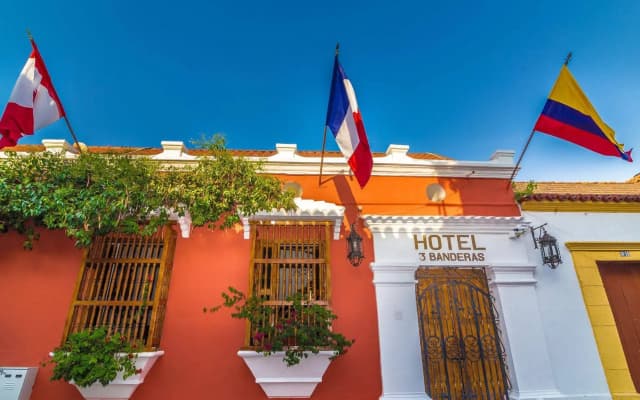 Hotel 3 Banderas