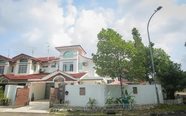 DesaTebrau NewStar Homestay - Wedding Bridal House