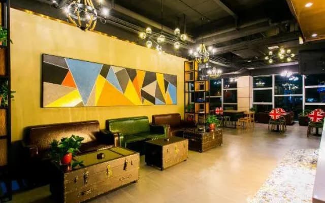 James Joyce Coffetel· Xianyang Qindu High Speed Railway Station Shiji Xi Road