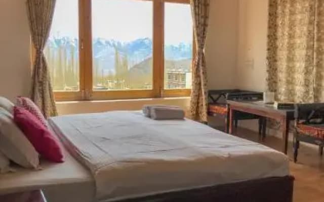 Heschuk Guest House