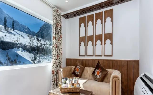 Snowland Resort & Spa - Riverfront