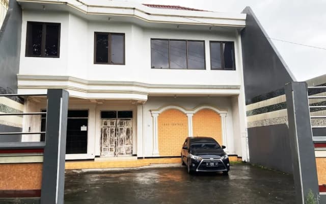 OYO Life 90989 Lee Dug Tretes Residence