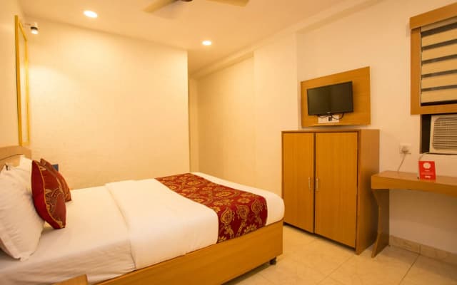 OYO 8755 Hotel Red Palms