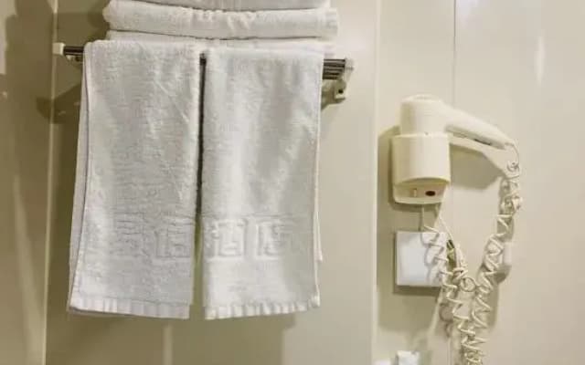 100 Inn Liangpin Hotel (Shijiazhuang Railway Station Hongqi Street)