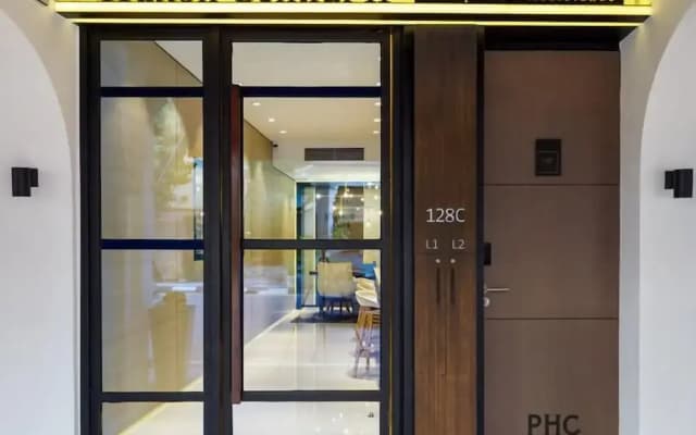 Hutton Suites Hotel Managed By The Ascott Limited