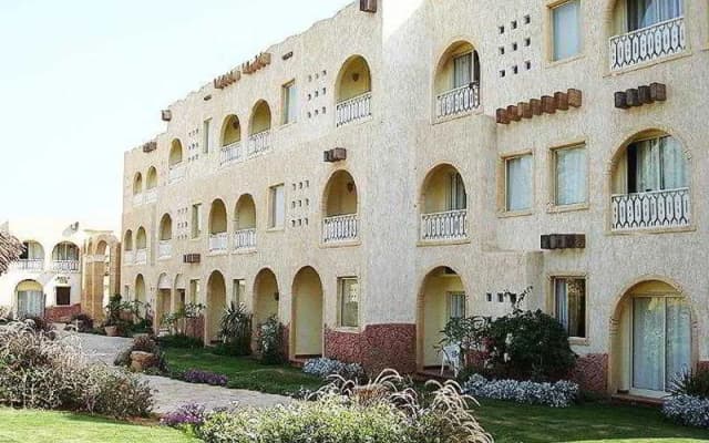 Gardenia Plaza