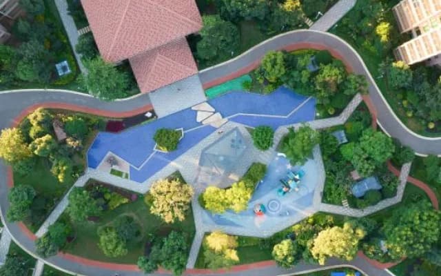 Youxi Resort Hotel (Fuxian Lake Cambrian Happy World）