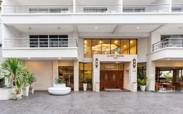 Sandy Spring Hotel