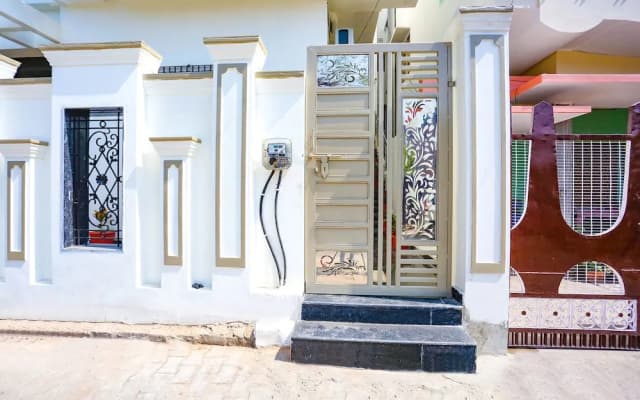 Fabexpress Aditya Guest House