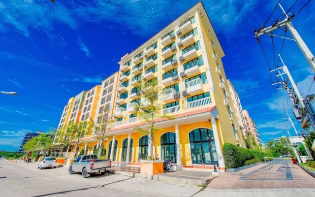 Venetian Signature Condo Resort Pattaya By Whispering