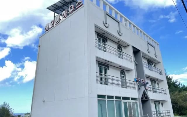 Sokcho Haeoleumhouse