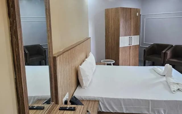 Jowar Hoter & Resort