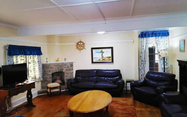 Whaleback Cottage