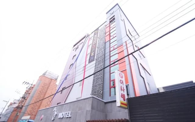 Jeonju Sanjeongdong Kan