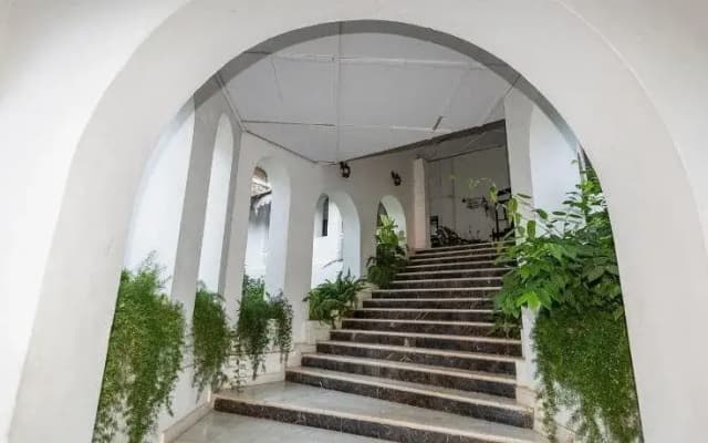 MPT Rock End Manor