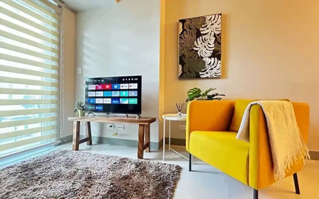 Uptown Parksuites Tower Two