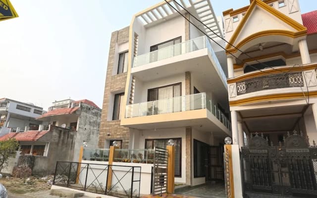 OYO Flagship 190 Gomti Nagar