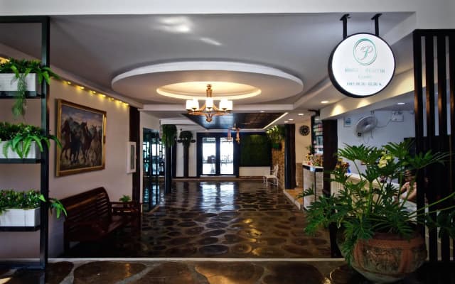 Phornpailin Riverside Resort
