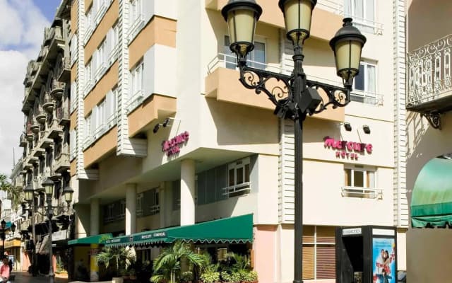 Отель Novus Plaza Hodelpa