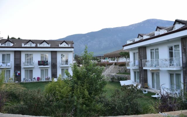 Sahra Su Holiday Village & SPA