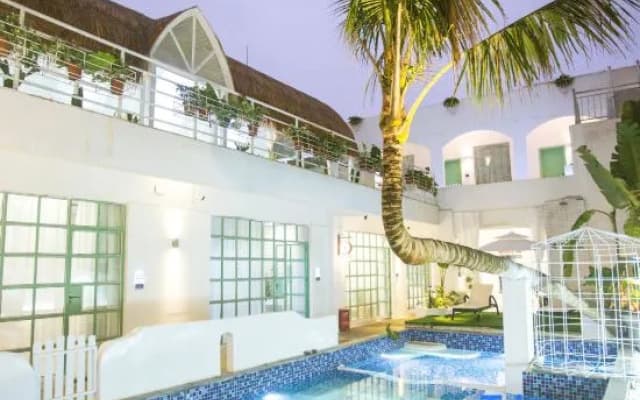 Mint Swimming Pool Design Hotel